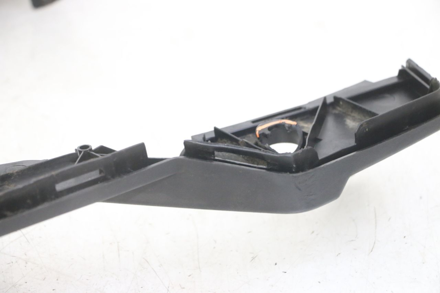 photo de DESCANSO DE PÉ PEUGEOT VIVACITY NEW 2T 50 (2008 - 2017) - Zoom do estado de desgaste