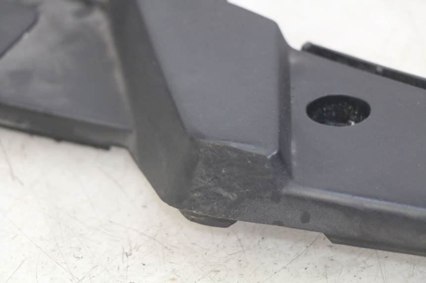 photo de ESTRIBO PEUGEOT VIVACITY NEW 4T 50 (2008 - 2017) - Pontos de fixação