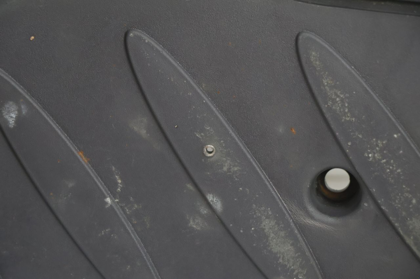 photo de ESTRIBO PEUGEOT VIVACITY 50 (2004 - 2009) - Pontos de fixação