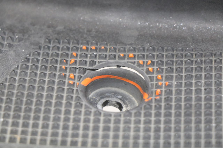 photo de ESTRIBO YAMAHA YP MAJESTY 125 (1998 - 2001) - Detalhes característicos