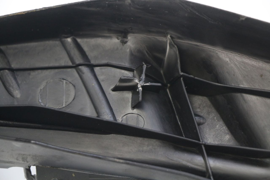 photo de ESTRIBO PIAGGIO ZIP 4T 50 (2018 - 2020) - Detalhes característicos