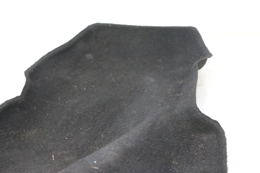 photo de ALFOMBRA DO BAÚ PIAGGIO MP3 500 (2016 - 2018) - Detalhe da peça