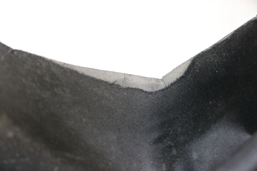 photo de ALFOMBRA DO BAÚ PEUGEOT SATELIS COMPRESSOR K15 125 (2006 - 2009) - Pontos de fixação