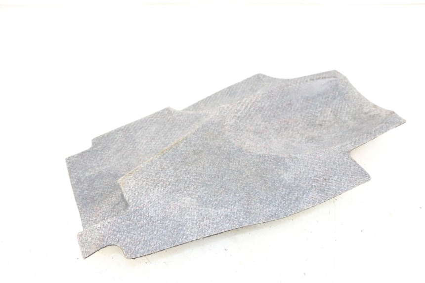 photo de ALFOMBRA DO BAÚ KYMCO XCITING 250 (2006 - 2009) - Detalhe da peça
