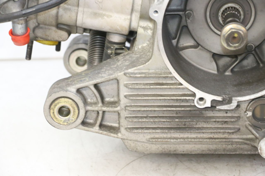 photo de MOTOR QUADRO 4 4D 350 (2015 - 2018) - Vista de perfil