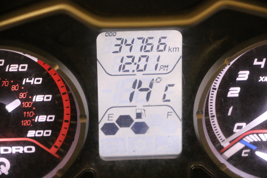 photo de MOTOR QUADRO 4 4D 350 (2015 - 2018) - Zoom do estado de desgaste