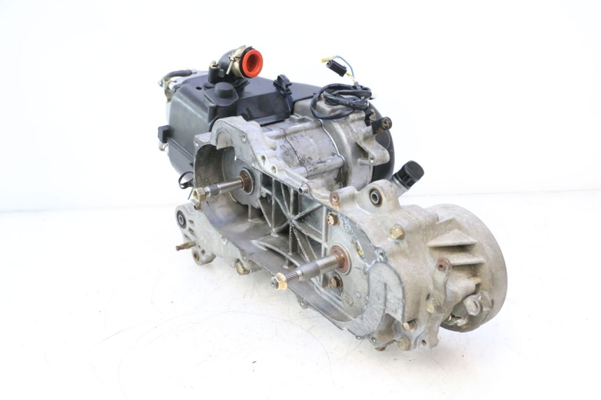 photo de MOTOR KYMCO AGILITY 4T 10" 50 (2005 - 2018) - Ângulo alternativo