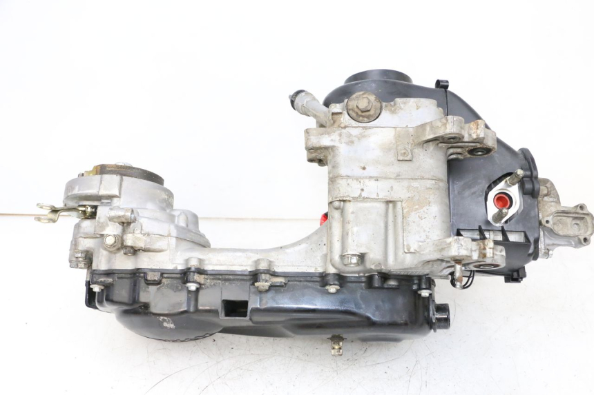 photo de MOTOR KYMCO AGILITY 4T 50 (2018 - 2022) - Outro ângulo de visão