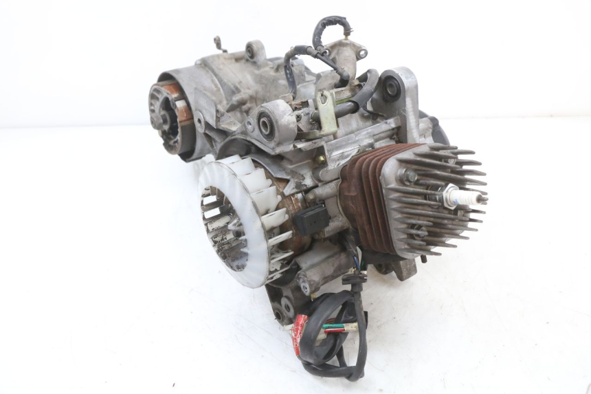 photo de MOTOR KYMCO AGILITY FR 2T 50 (2012 - 2017) - Outro ângulo de visão