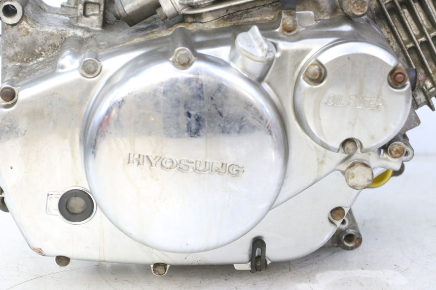 photo de MOTOR HYOSUNG GV AQUILA 125 (2000 - 2009) - Detalhes característicos