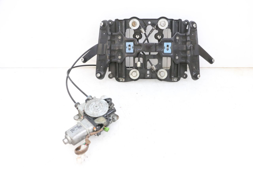 photo de MOTOR DE BOLHA SUZUKI BURGMAN 650 (2013 - 2020) - Vista principal