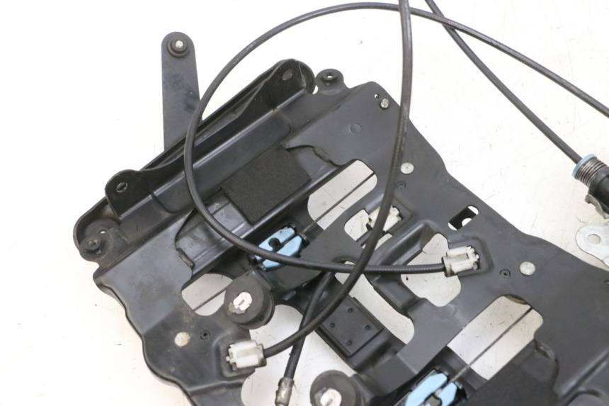 photo de MOTOR DE BOLHA SUZUKI BURGMAN 650 (2013 - 2020) - Pontos de fixação