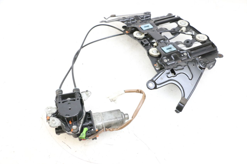 photo de MOTOR DE BOLHA SUZUKI BURGMAN EXECUTIVE ABS 650 (2006 - 2012) - Detalhes característicos