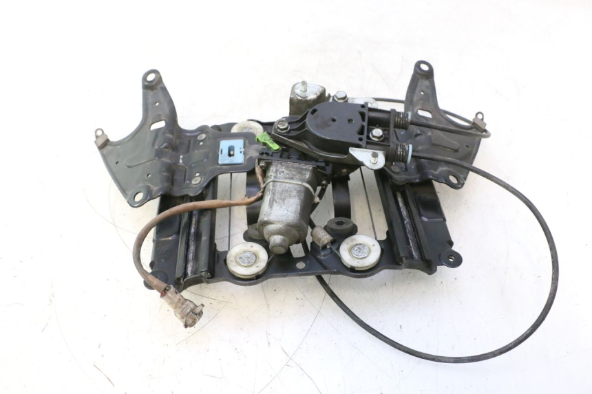 photo de MOTOR DE BOLHA SUZUKI BURGMAN EXECUTIVE ABS 650 (2006 - 2012) - Detalhe da peça