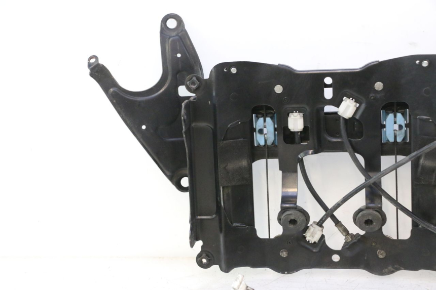 photo de MOTOR DE BOLHA SUZUKI BURGMAN EXECUTIVE ABS 650 (2006 - 2012) - Pontos de fixação