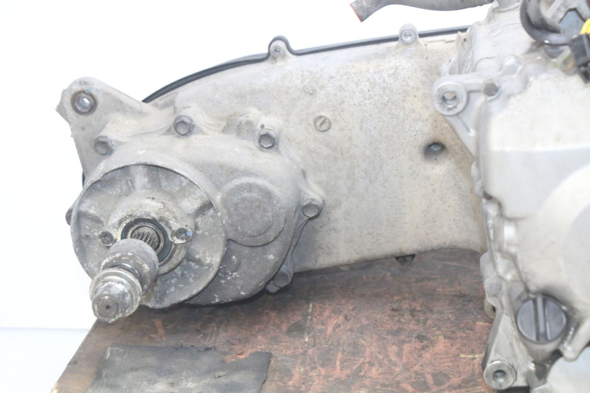 photo de MOTOR SUZUKI BURGMAN 125 (2007 - 2014) - Vista de perto