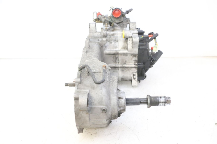 photo de MOTOR KYMCO DINK STREET 125 (2009 - 2014) - Vista de perto