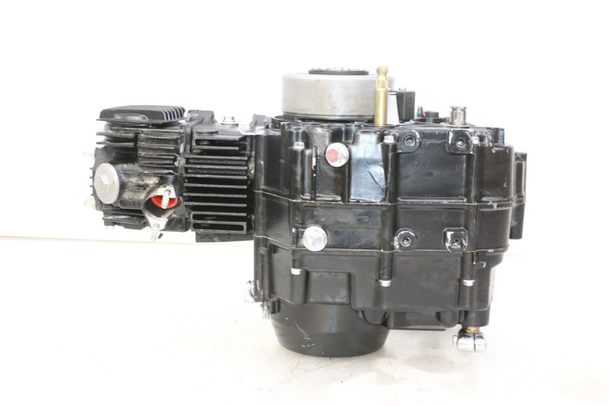 photo de MOTOR LONCIN DIRT BIKE 125 - Outro ângulo de visão
