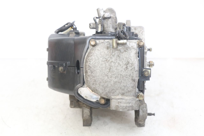 photo de MOTOR PEUGEOT DJANGO 4T 50 (2014 - 2019) - Vista de perto