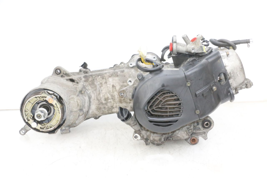 photo de MOTOR PEUGEOT DJANGO 4T 50 (2014 - 2019) - Vista de perto