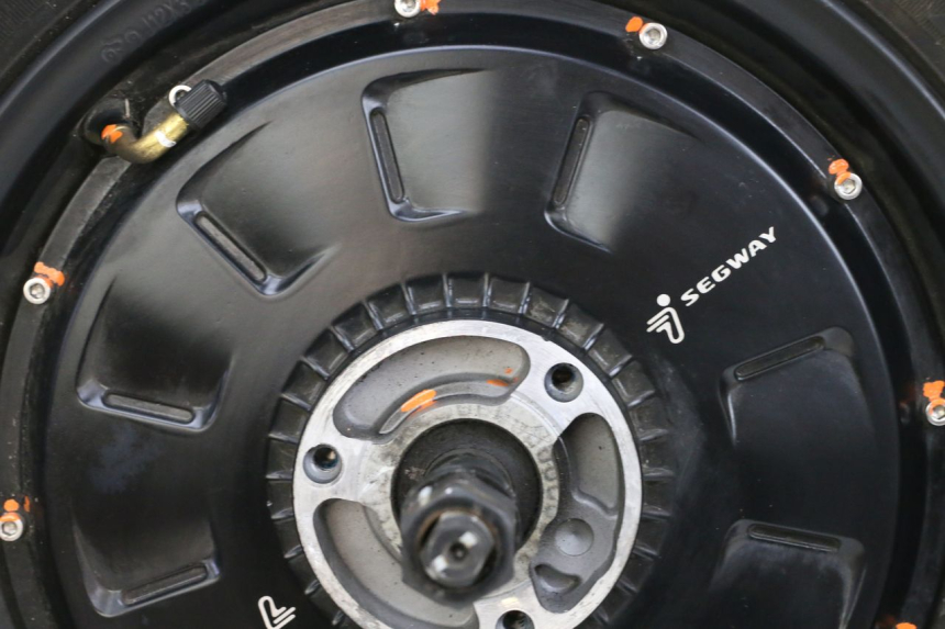 photo de MOTOR SEGWAY NINEBOT E125S 1 (2022 - 2026) - Estado da superfície