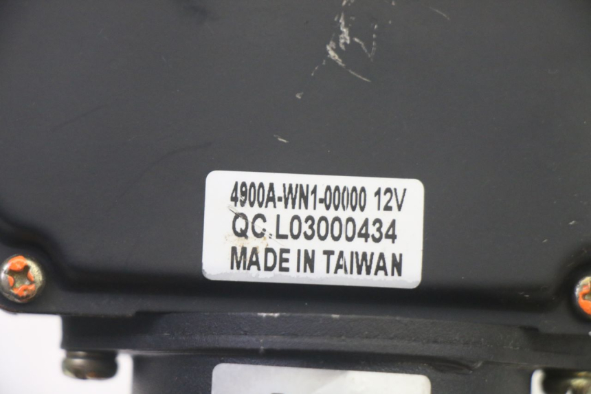 photo de MOTOR DO LIMPADOR DE PARA-BRISAS ADIVA AD3 300 (2014 - 2020) - Detalhe da peça