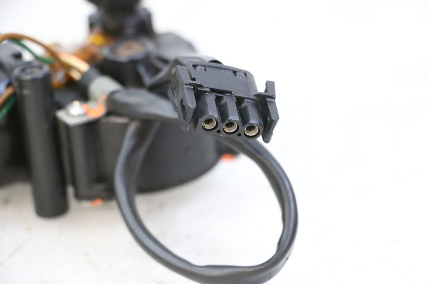 photo de MOTOR DO LIMPADOR DE PARA-BRISAS BMW C1 125 (2000 - 2003) - Vista geral