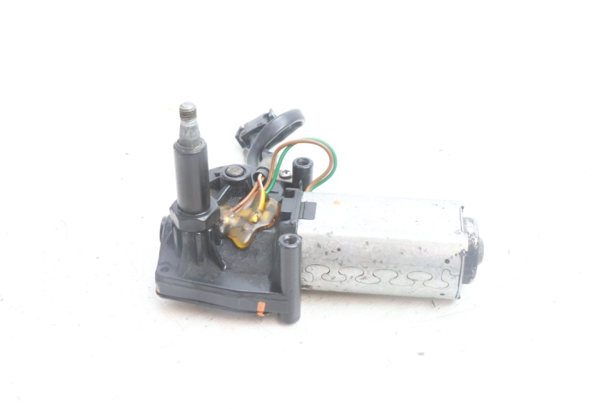 photo de MOTOR DO LIMPADOR DE PARA-BRISAS BMW C1 125 (2000 - 2003) - Detalhe da peça