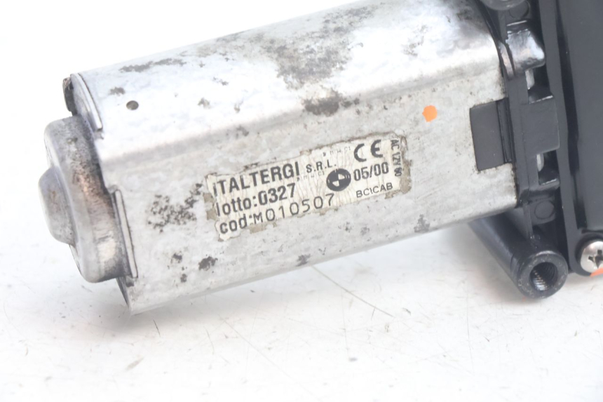 photo de MOTOR DO LIMPADOR DE PARA-BRISAS BMW C1 125 (2000 - 2003) - Pontos de fixação