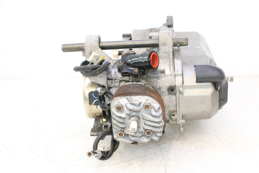 photo de MOTOR KEEWAY F-ACT NAKED 50 (2009 - 2014) - Vista de perto