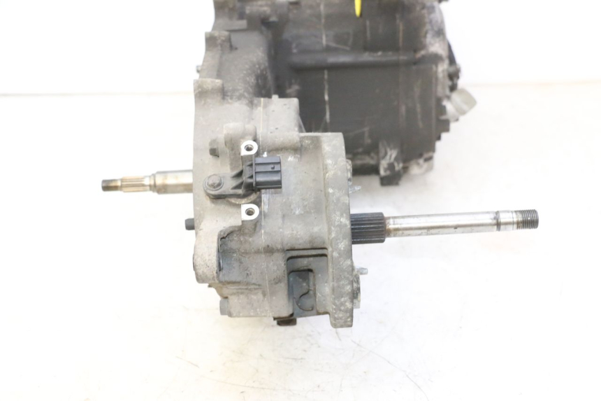 photo de MOTOR HONDA FES S-WING SWING ABS 125 (2007 - 2015) - Detalhes característicos