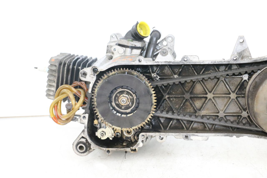 photo de MOTOR PIAGGIO FLY 2T 50 (2004 - 2017) - Detalhes característicos