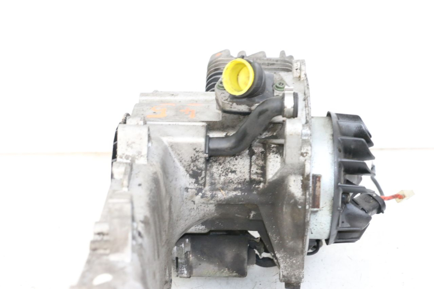 photo de MOTOR PIAGGIO FLY 2T 50 (2004 - 2017) - Outro ângulo de visão
