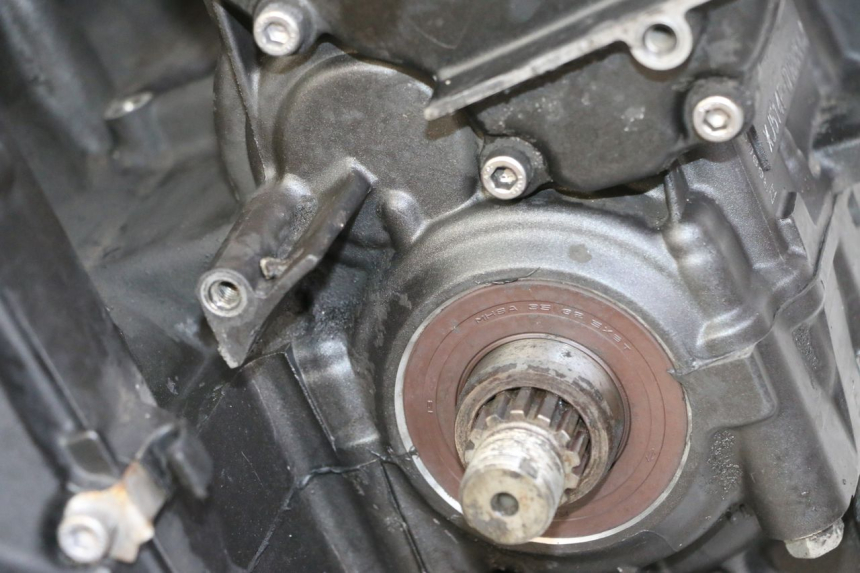 photo de MOTOR YAMAHA FZ6 FAZER S2 600 (2007 - 2011) - Detalhes característicos