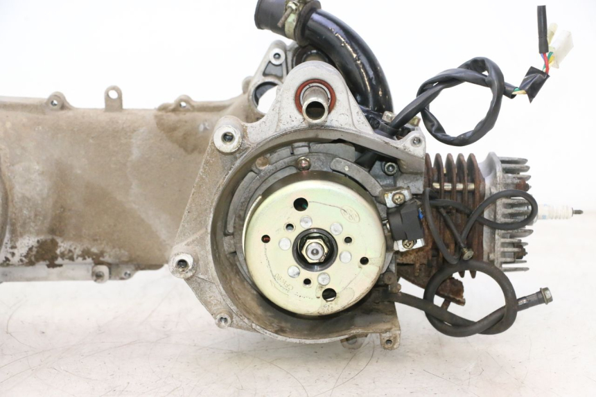 photo de MOTOR VASTRO GP 2T 50 (2013 - 2017) - Detalhes característicos