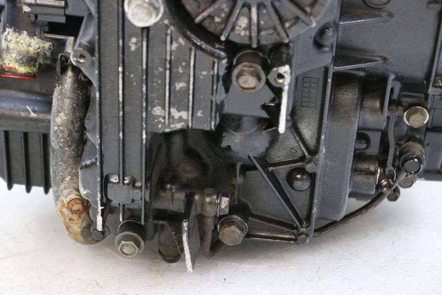 photo de MOTOR KAWASAKI GPZ RX 1000 (1986 - 1988) - Outro ângulo de visão