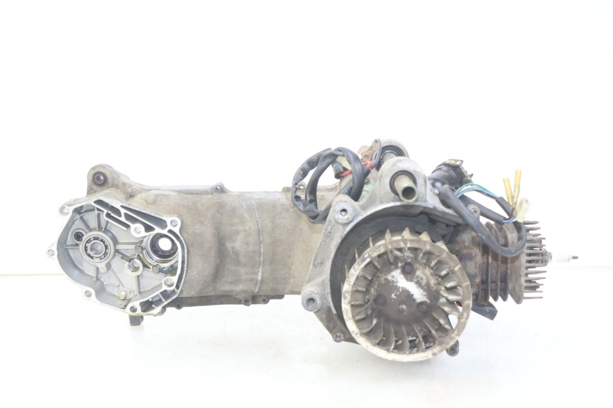 photo de MOTOR TNT MOTOR GRIDO 2T 50 (2010 - 2019) - Detalhes característicos