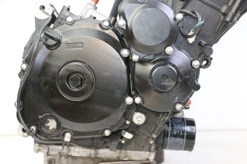 photo de MOTOR SUZUKI GSR 750 (2011 - 2017) - Vista de perto