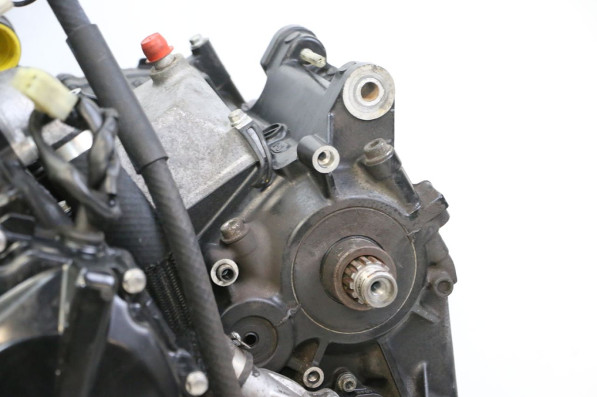 photo de MOTOR SUZUKI GSR 750 (2011 - 2017) - Pontos de fixação