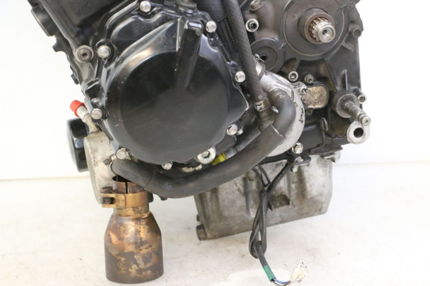 photo de MOTOR SUZUKI GSR 750 (2011 - 2017) - Estado da superfície