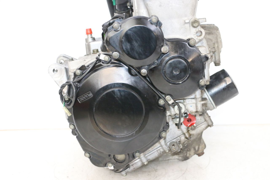 photo de MOTOR SUZUKI GSXR GSX-R 1000 (2003 - 2004) - Ângulo alternativo