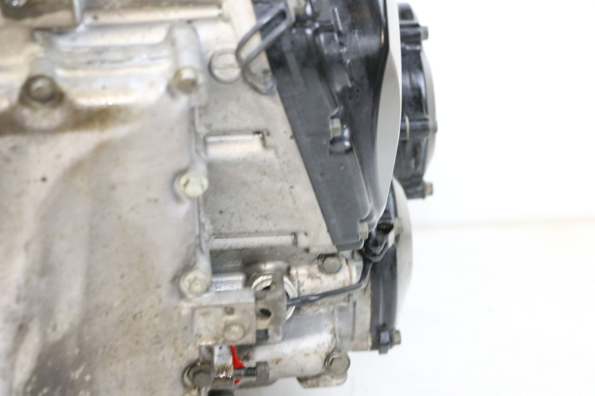 photo de MOTOR SUZUKI GSXR GSX-R 1000 (2003 - 2004) - Outro ângulo de visão