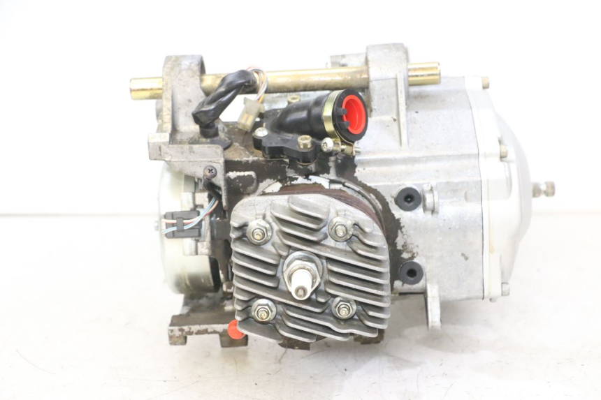 photo de MOTOR YAMAHA JOG R 50 (2004 - 2014) - Vista de perto