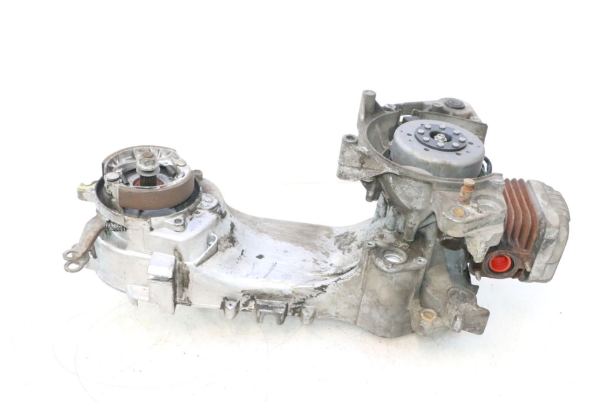 photo de MOTOR PEUGEOT KISBEE 2T 50 (2010 - 2017) - Detalhes característicos