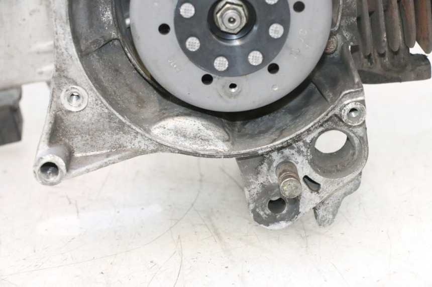photo de MOTOR PEUGEOT KISBEE 2T 50 (2010 - 2017) - Imagem adicional