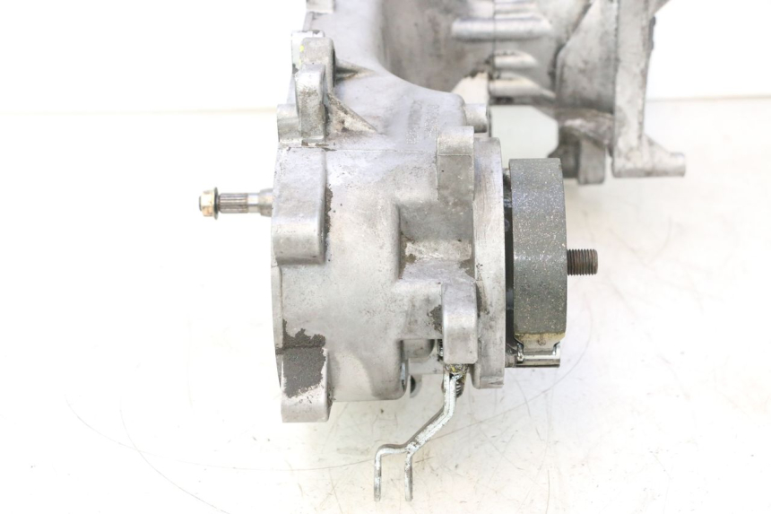 photo de MOTOR PEUGEOT KISBEE 2T 50 (2010 - 2017) - Ângulo alternativo