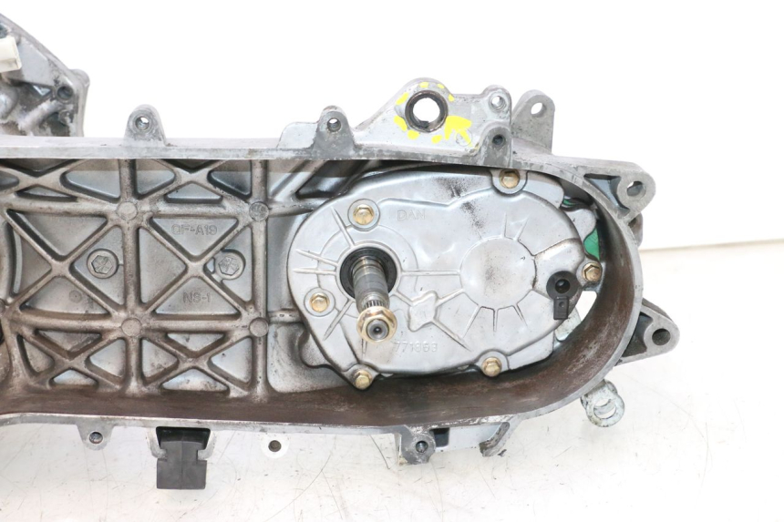 photo de MOTOR PEUGEOT KISBEE 2T 50 (2010 - 2017) - Outro ângulo de visão