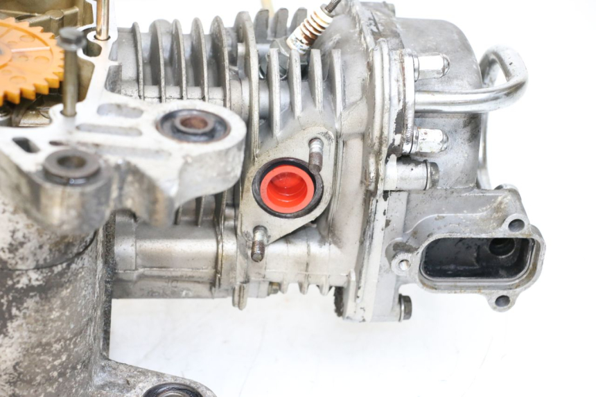 photo de MOTOR PEUGEOT KISBEE 4T 50 (2010 - 2017) - Zoom do estado de desgaste