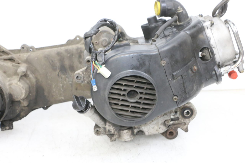 photo de MOTOR PEUGEOT KISBEE 4T 50 (2010 - 2017) - Vista de perto