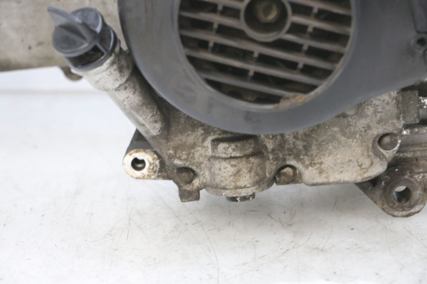 photo de MOTOR PEUGEOT KISBEE 4T 50 (2010 - 2017) - Vista de perto